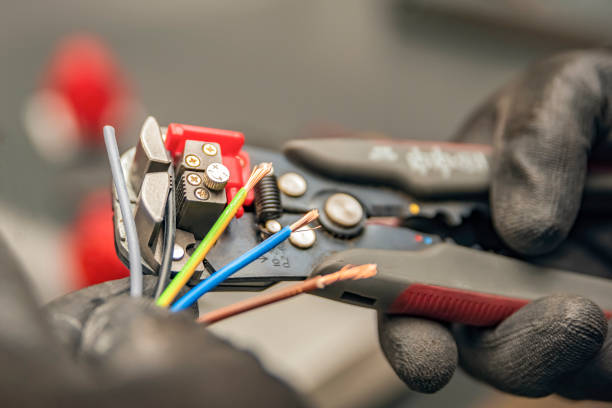 Best Circuit Breaker Repair  in Reeds Spring, MO